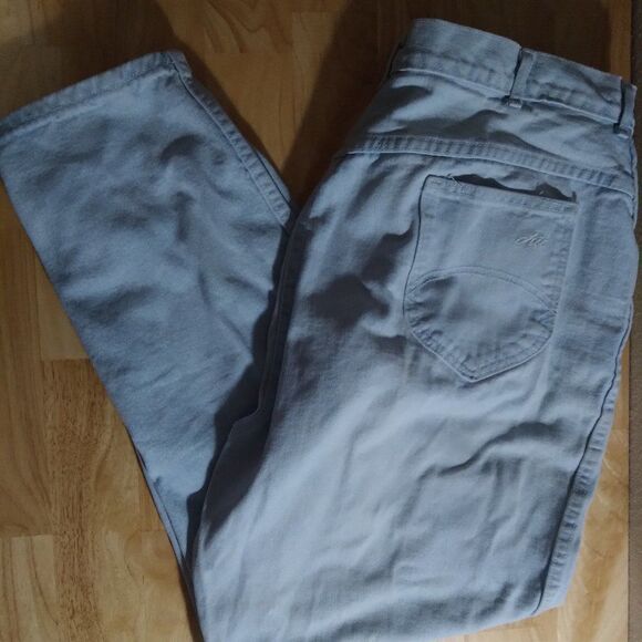 Vintage Chic Tapered High Waist Mom Jeans - Picture 1 of 10